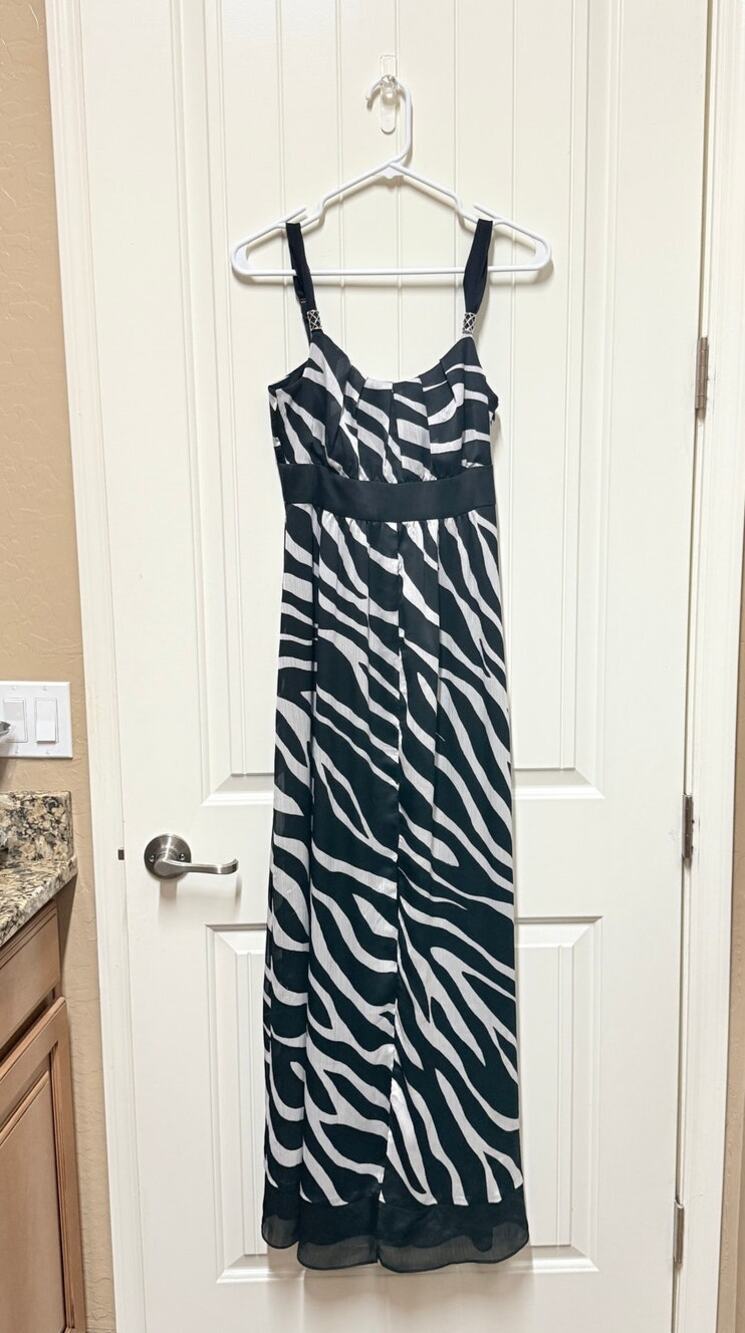 White House Black Market NWT dress Size 4